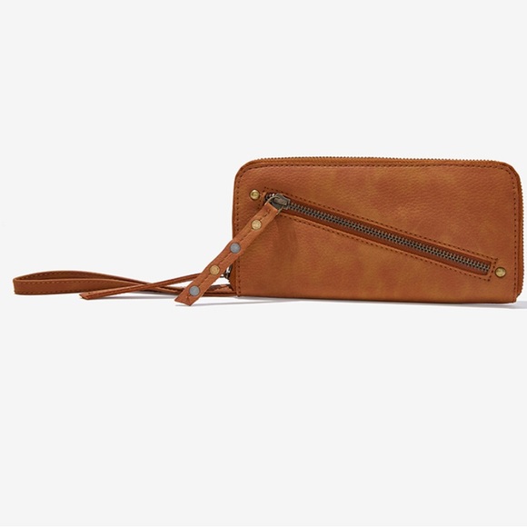 Free People Wallet - Picture 1 of 4